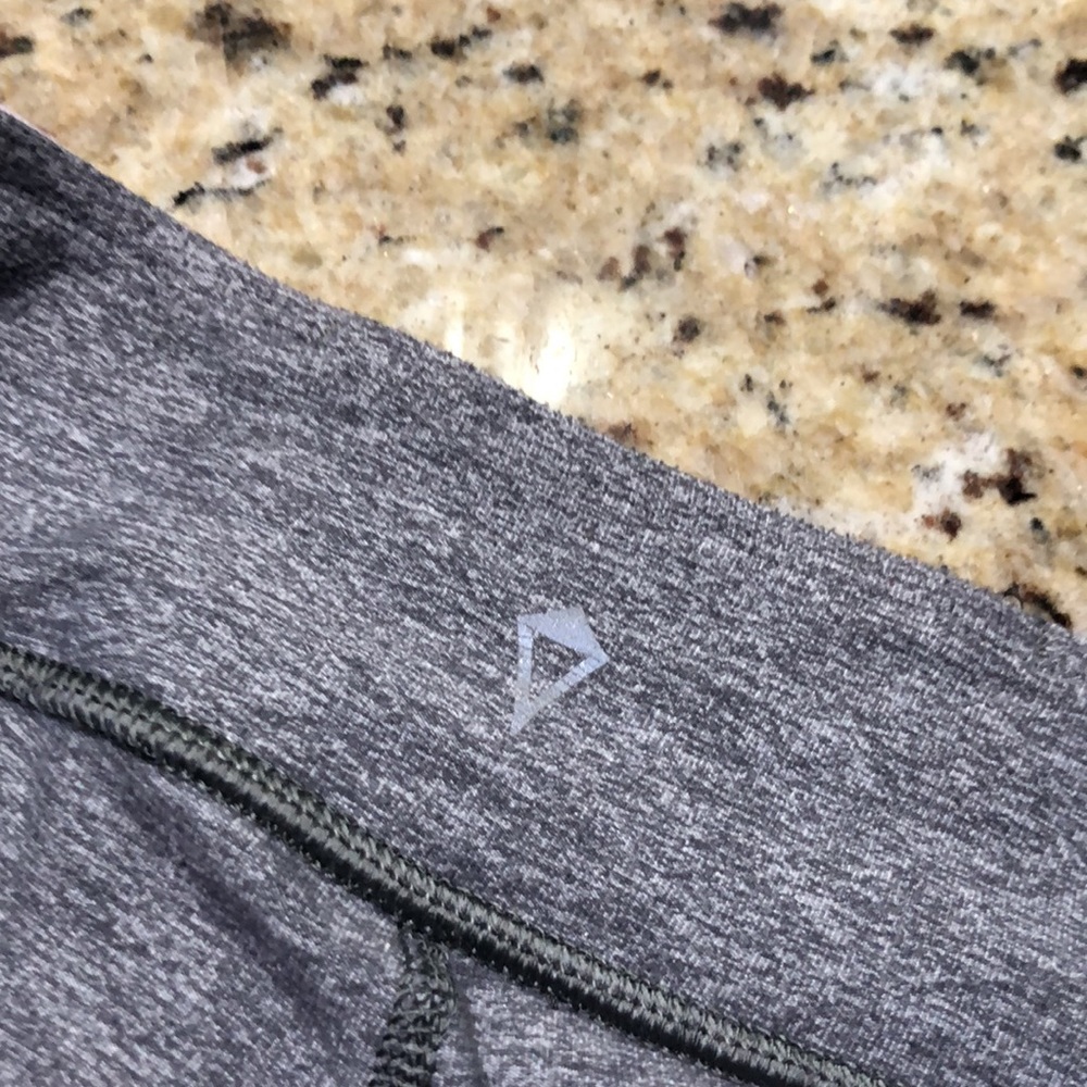Ivivva Crop Legging - Picture 6 of 15